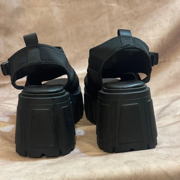 Dolls Kill Sandal Platforms - Picture 2 of 4